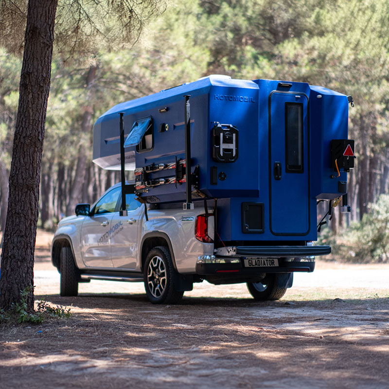 Gladiator Karavan